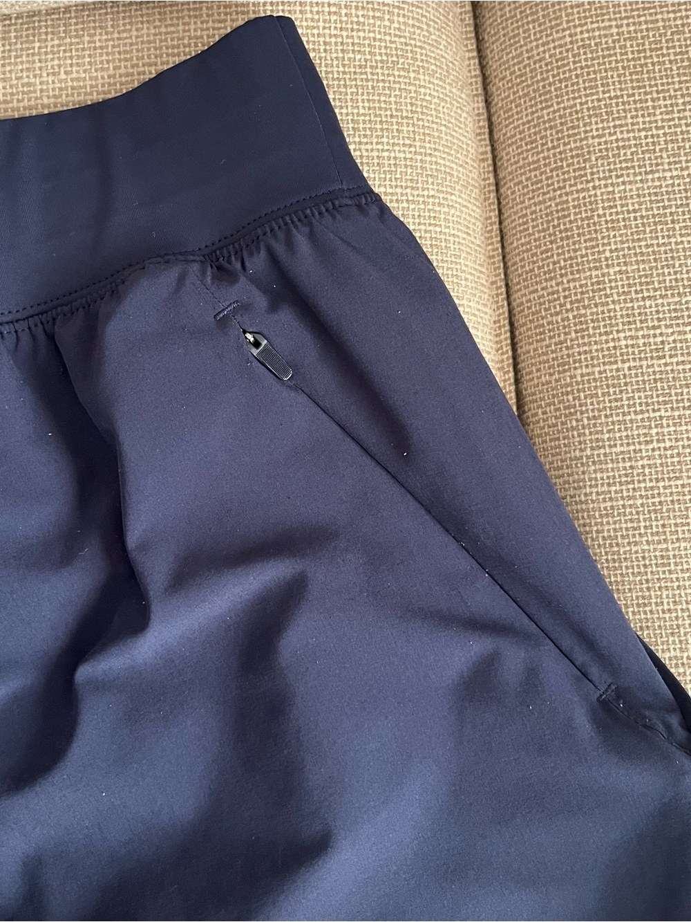 ALO Yoga Men's Navy Athletic Shorts - Picture 5 of 6